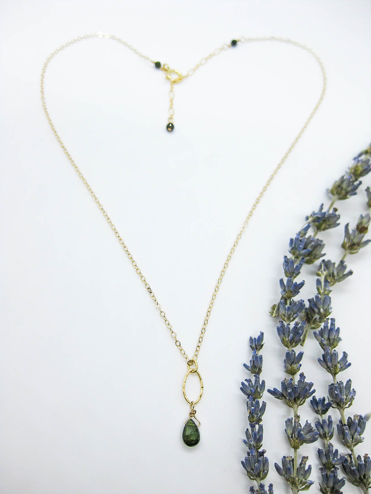 Chrysanthe: Tourmaline Necklace - n407