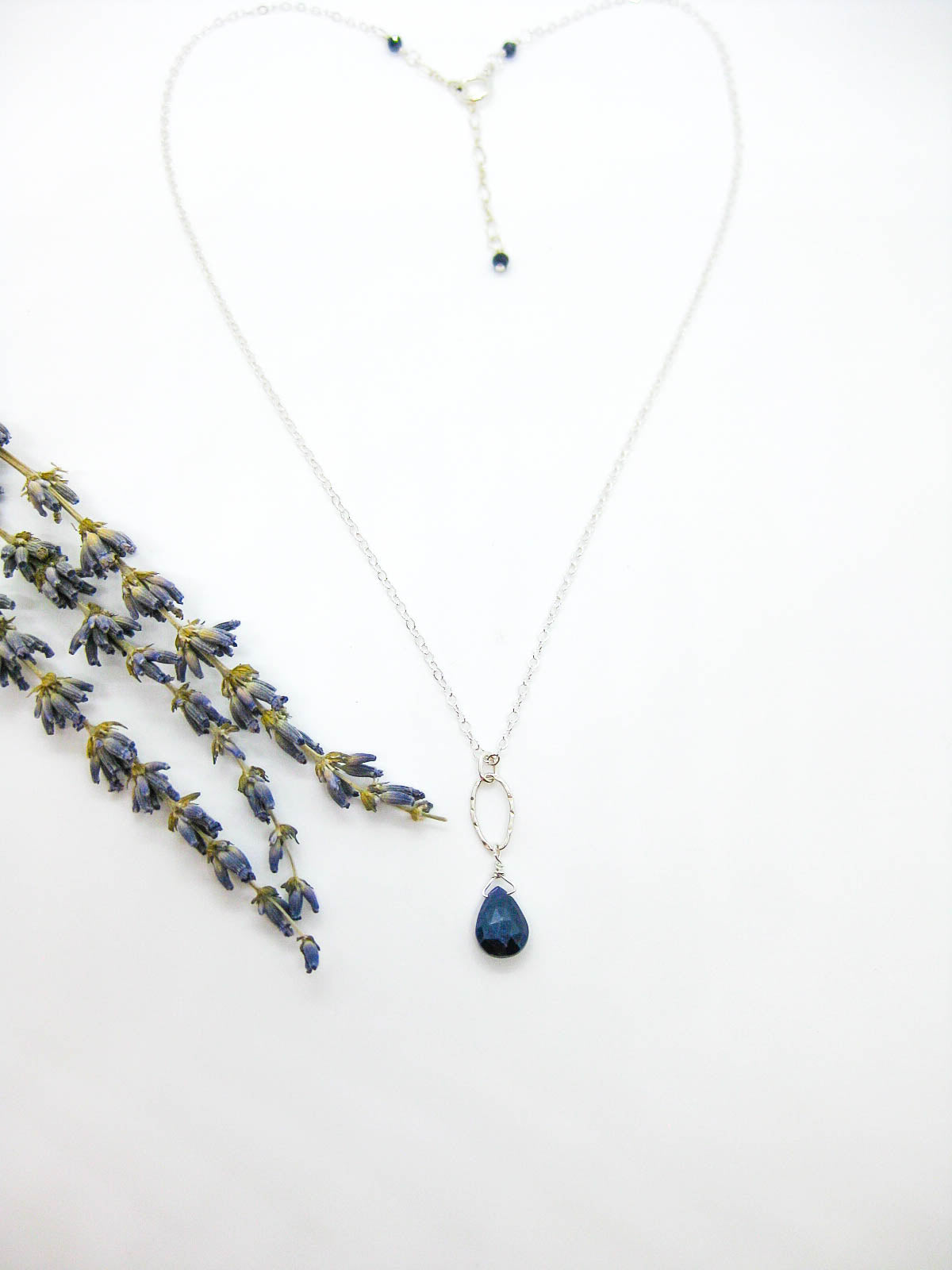 Chrysanthe: Sapphire Necklace - n531